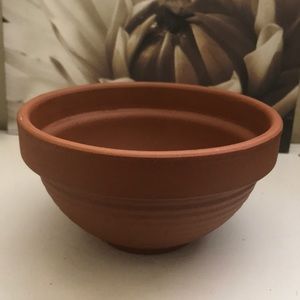 Terra cotta/clay dome plant pot - single